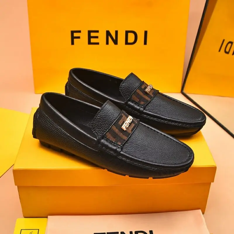 fendi cuir chaussures pour homme s_12432311